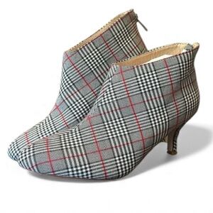 French Blu Black & White Plaid Kitten Heel Ankle Boots size 39